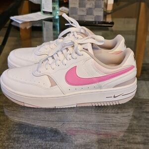 Nike Gamma Force Size 10